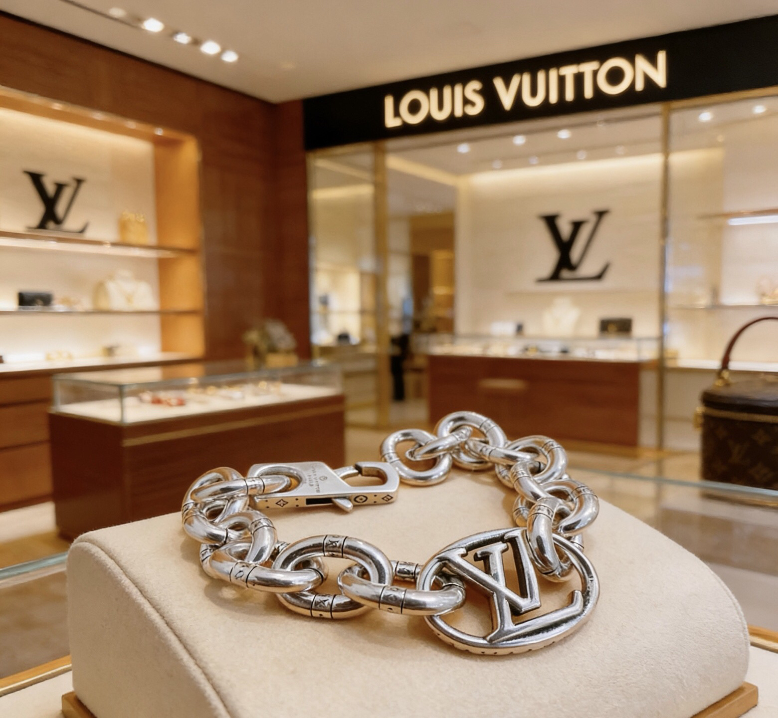 LV Bracelet-49