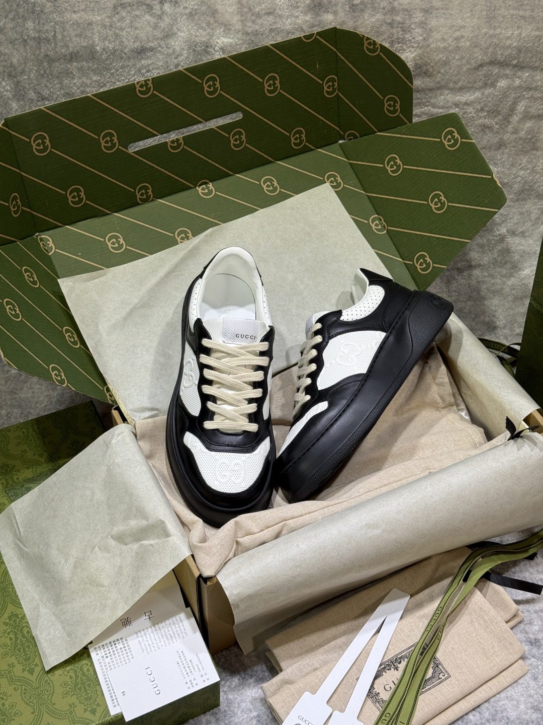 Gucci Sneakers-156