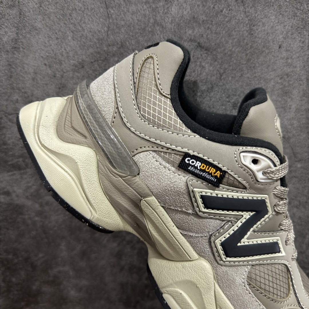 New Balance Sneakers-240