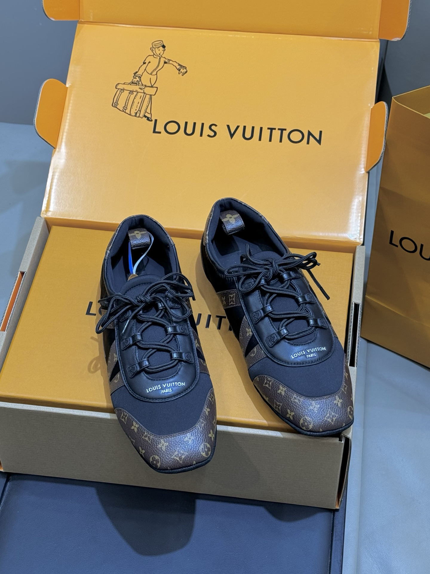 Lv Sneakers-227