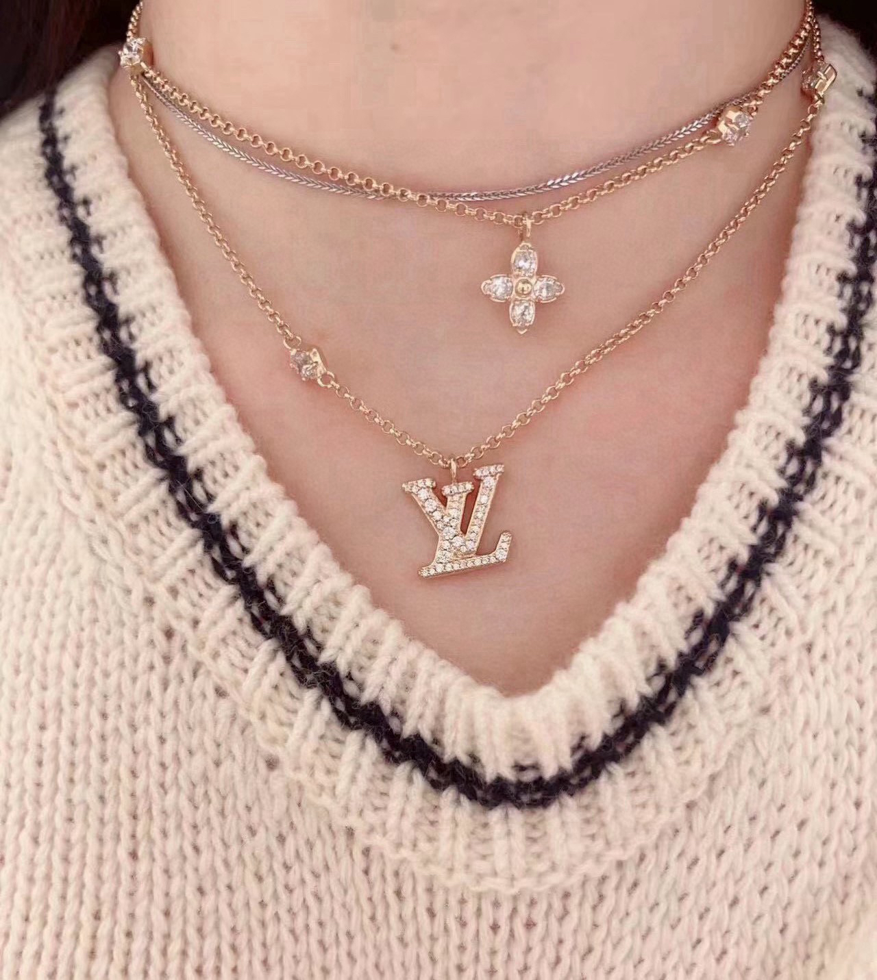 LV necklace-55