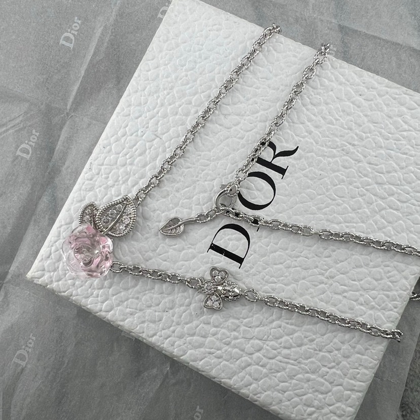 Dior necklace-3