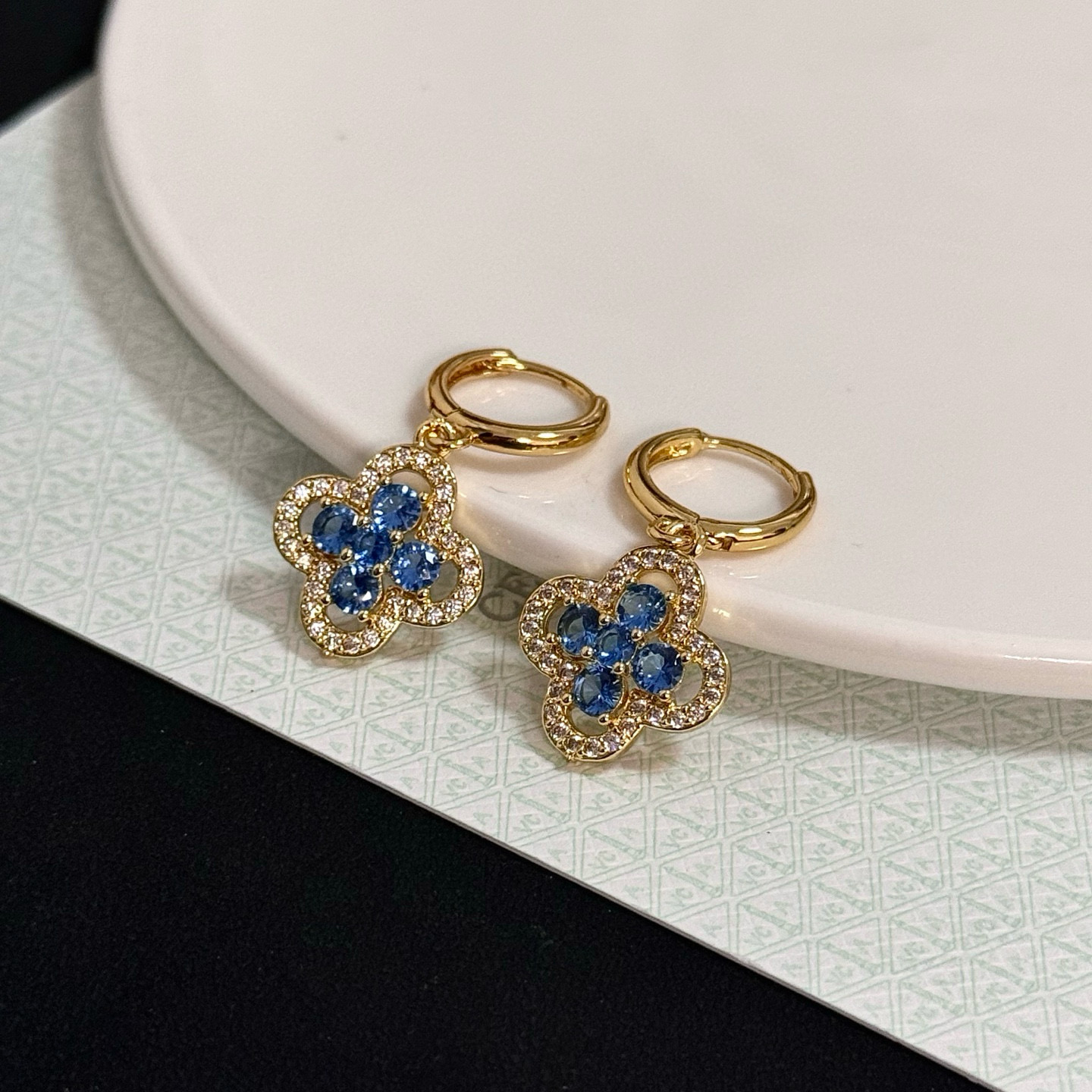 Van Cleef & Arpels earring-73