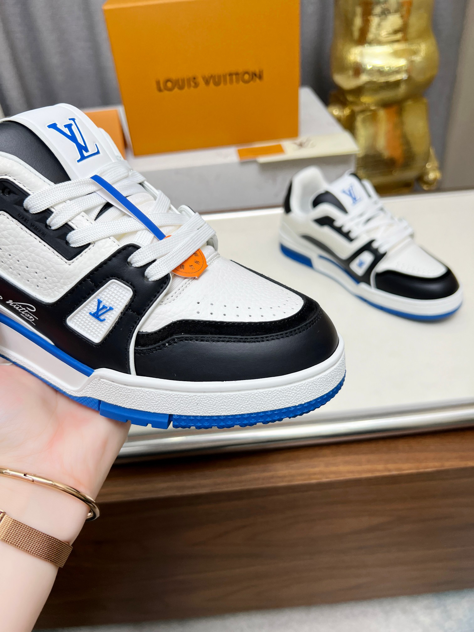 Lv Sneakers-66