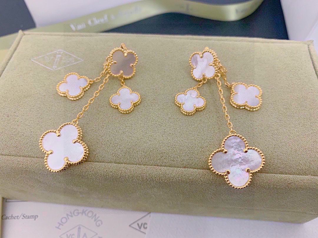 Van Cleef & Arpels earring-121