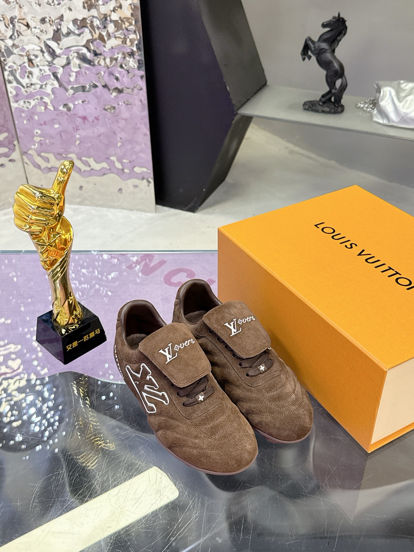 Lv Sneakers-110