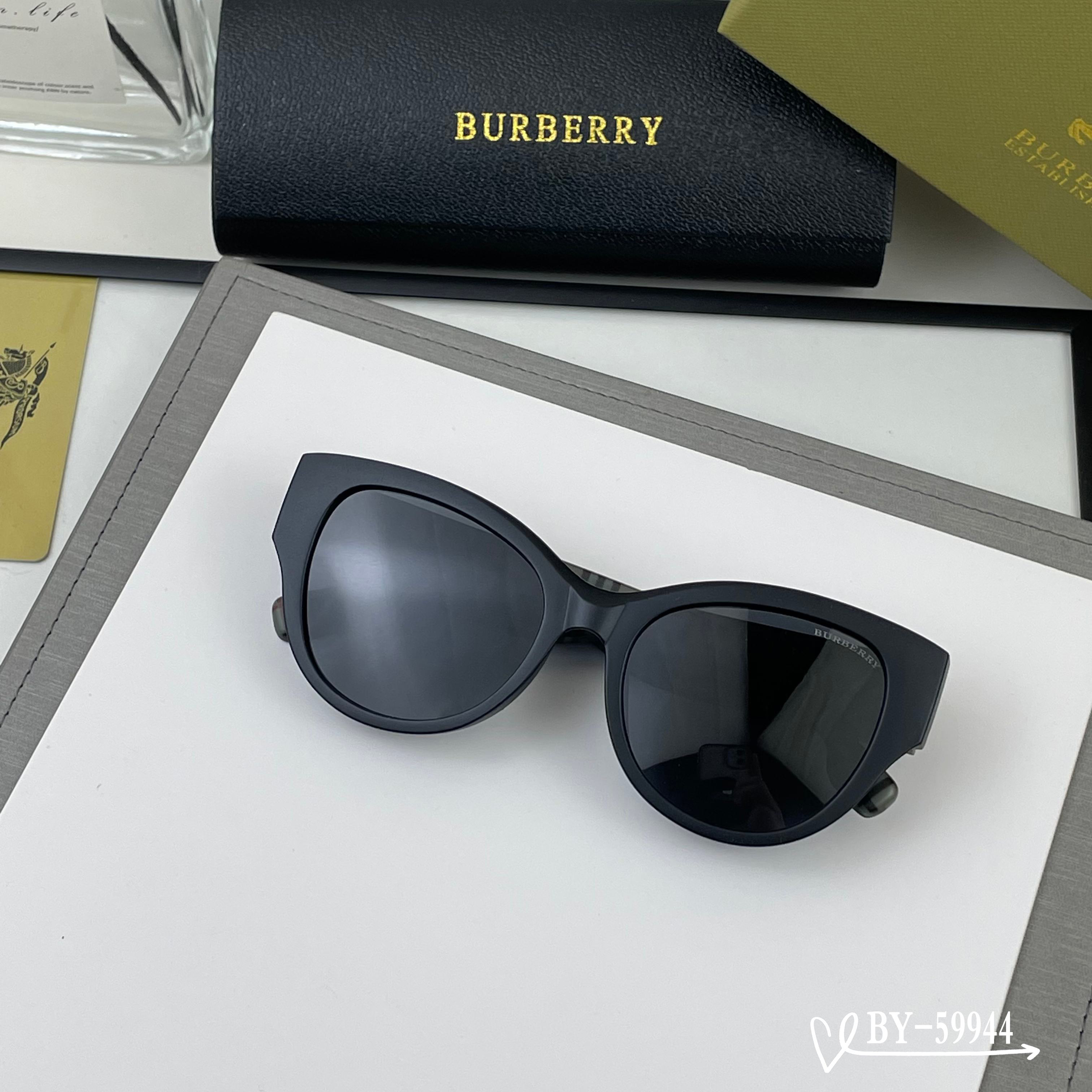 Burberry glasses-21