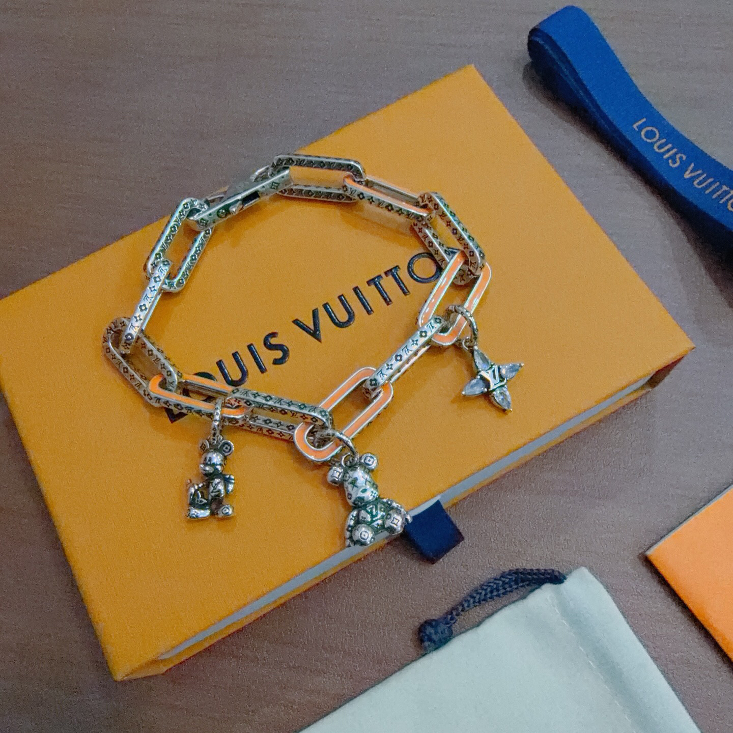 LV Bracelet-16
