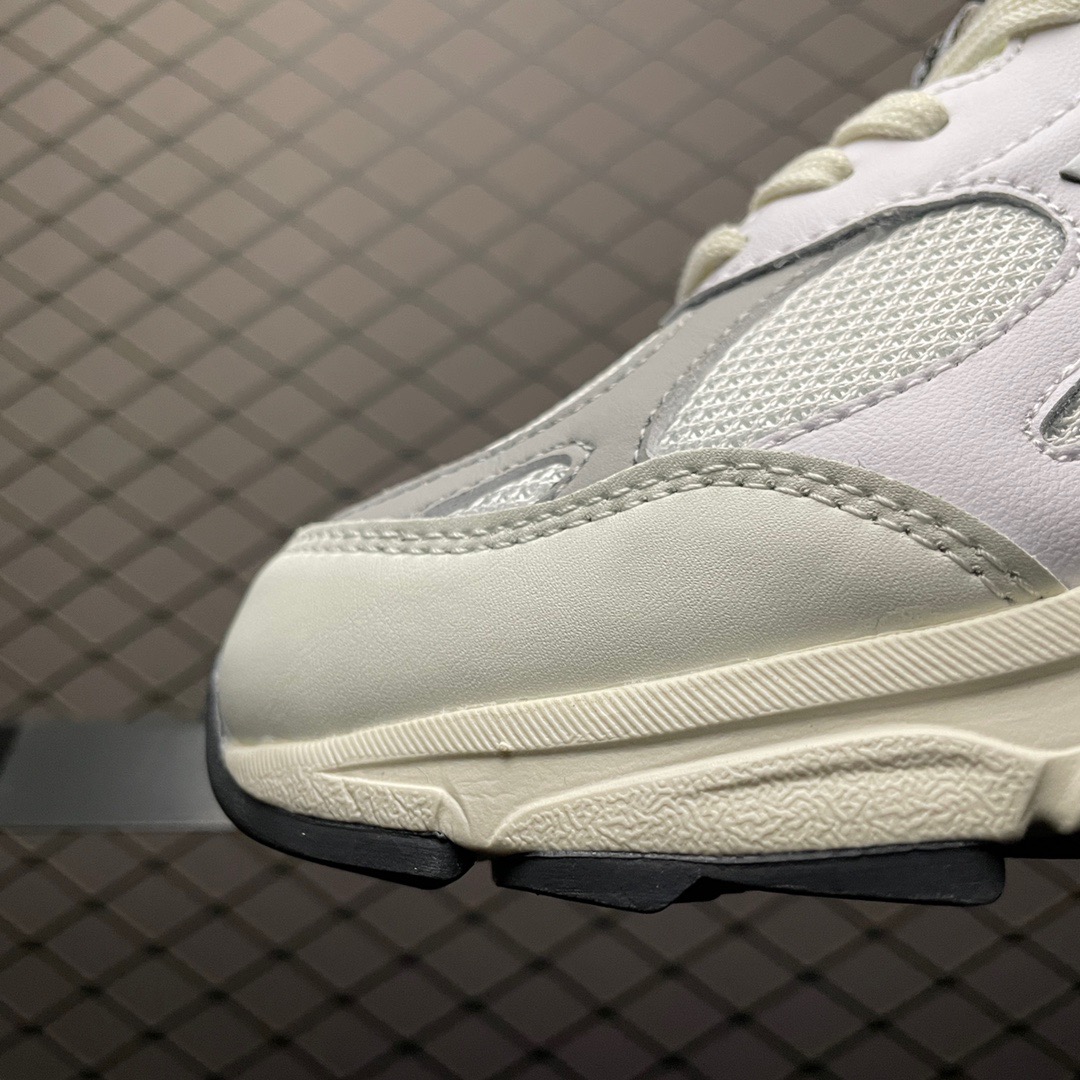 New Balance Sneakers-247