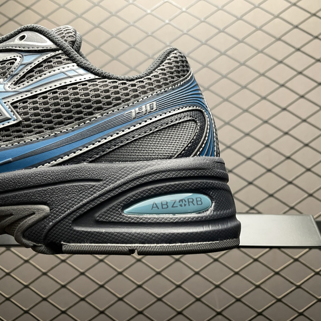 New Balance Sneakers-102