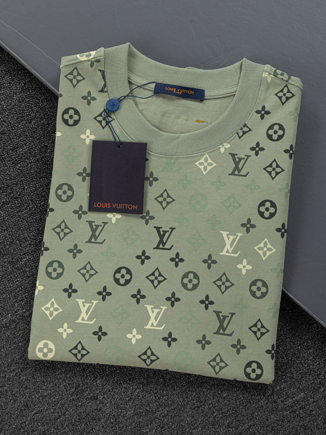 LV clothing-97