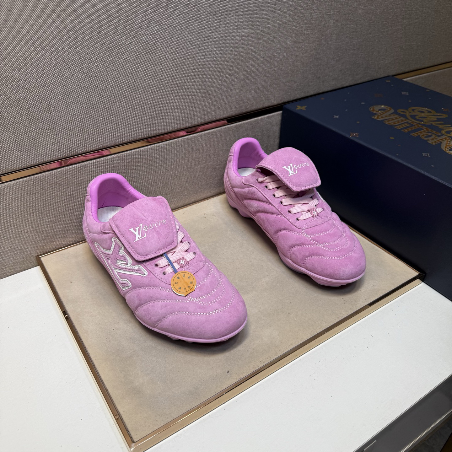 Lv Sneakers-224