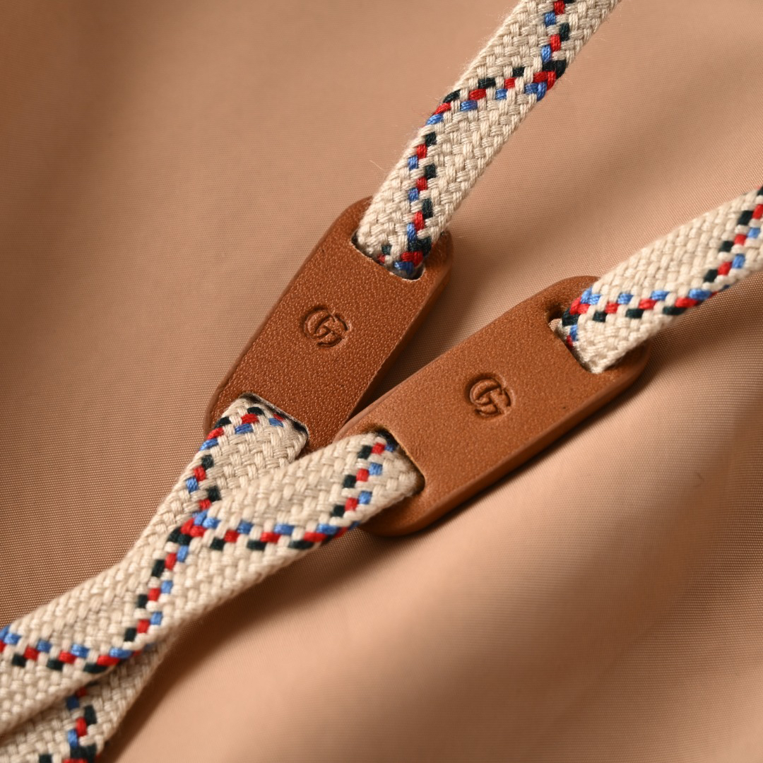 Gucci Clothing-135