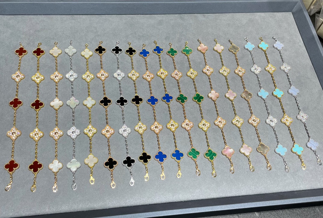 Van Cleef & Arpels Bracelet-113