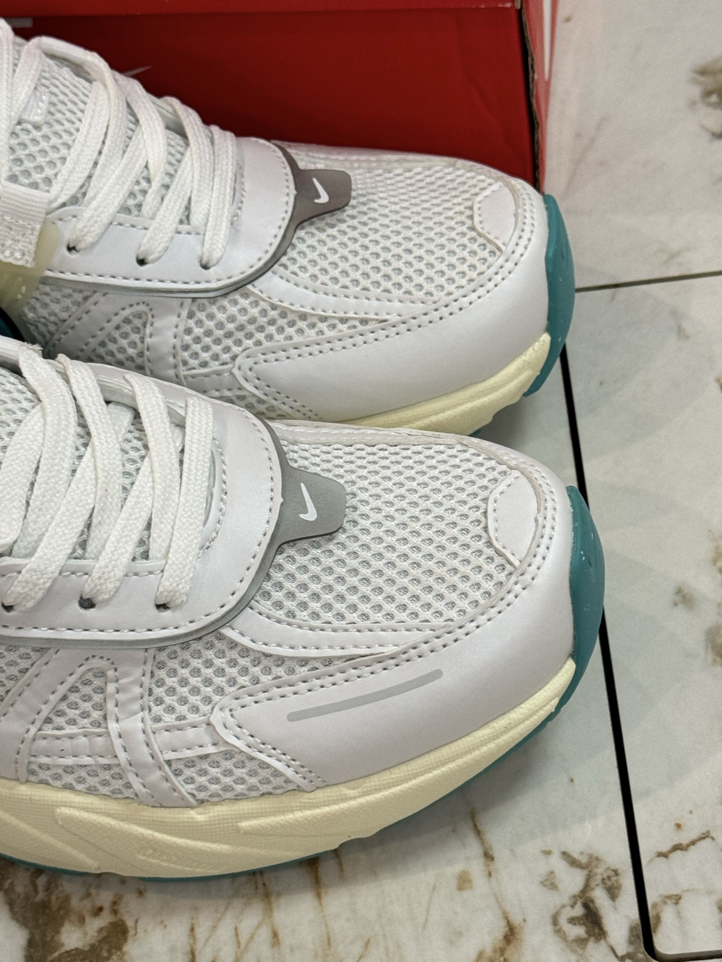 Nike Sneakers-245
