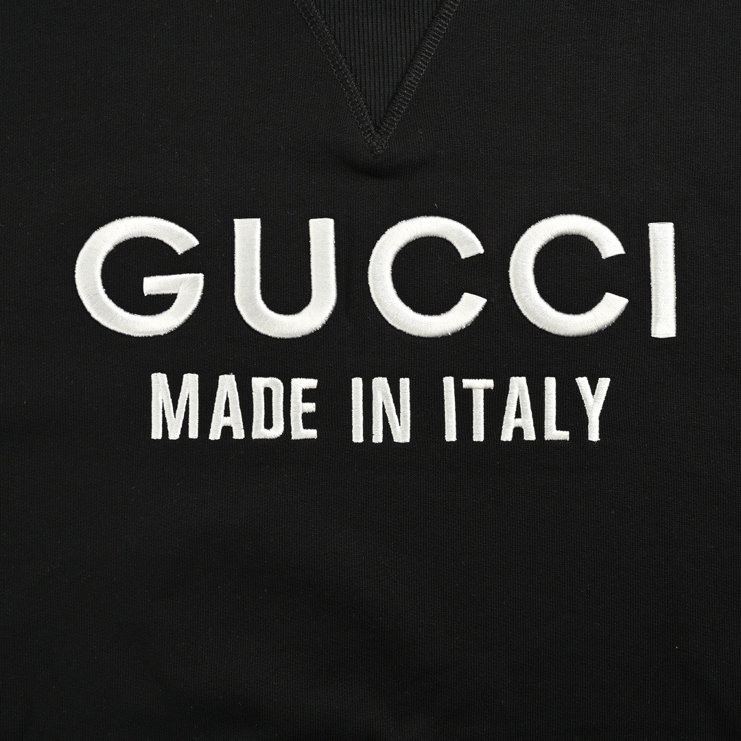 Gucci clothing-242