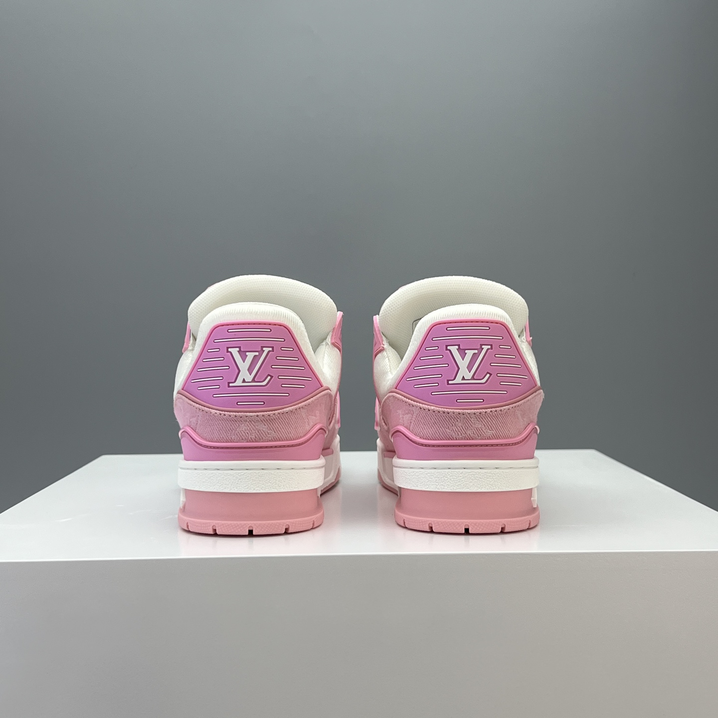 Lv Sneakers-132