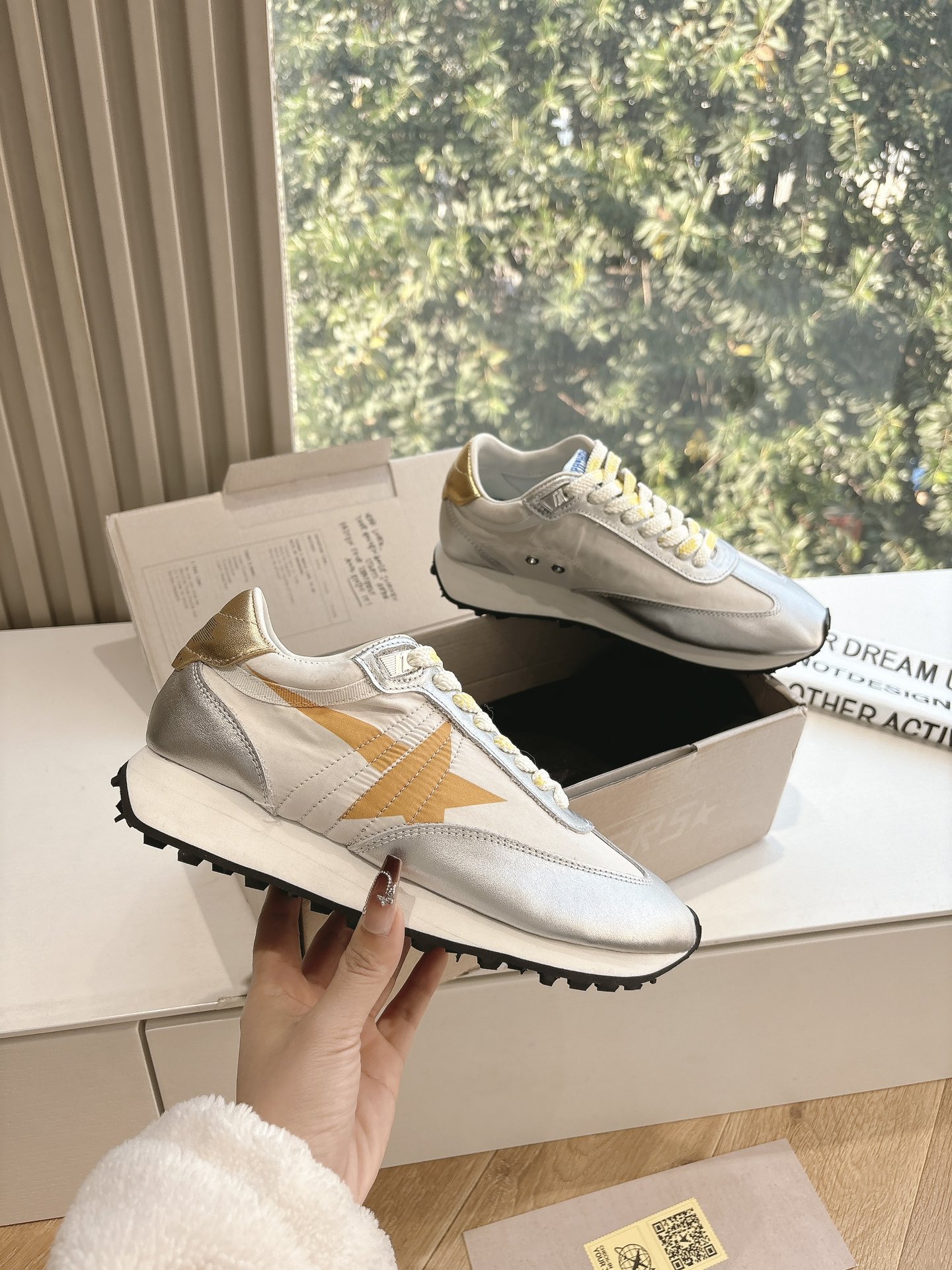 Golden Goose Sneakers-22