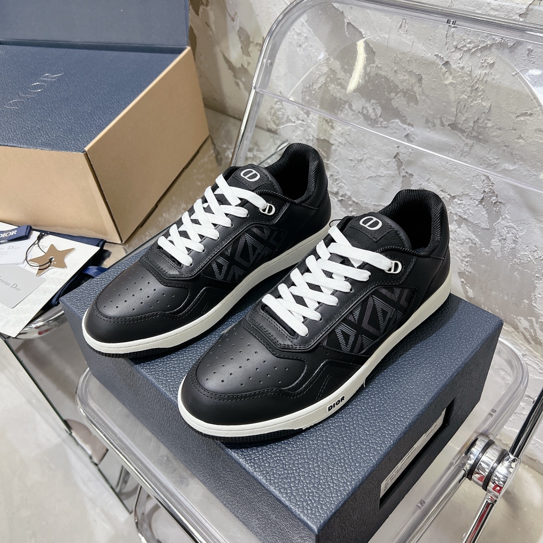 Dior Sneakers-115