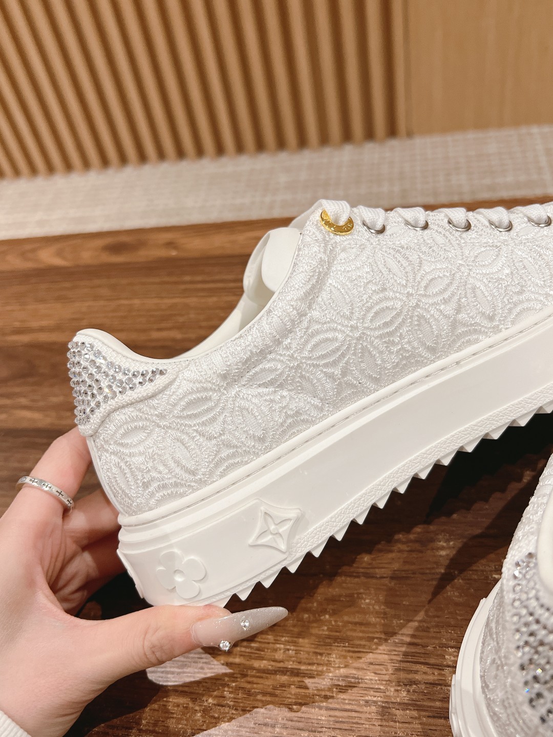 Lv Sneakers-105
