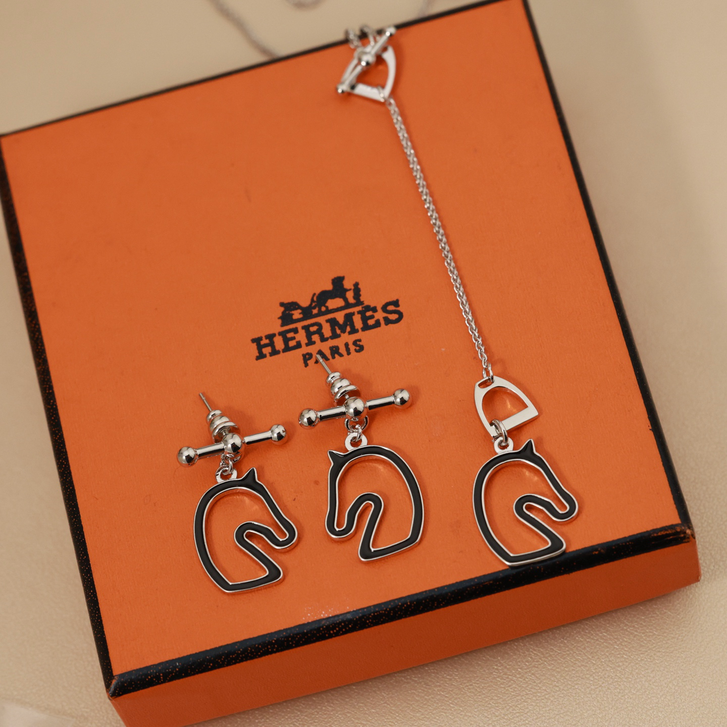 Hermes necklace-5
