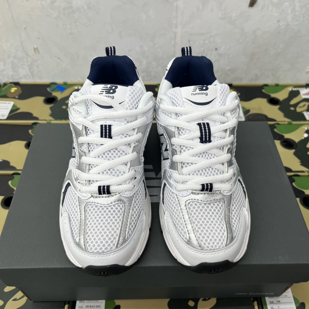 New Balance Sneakers-158