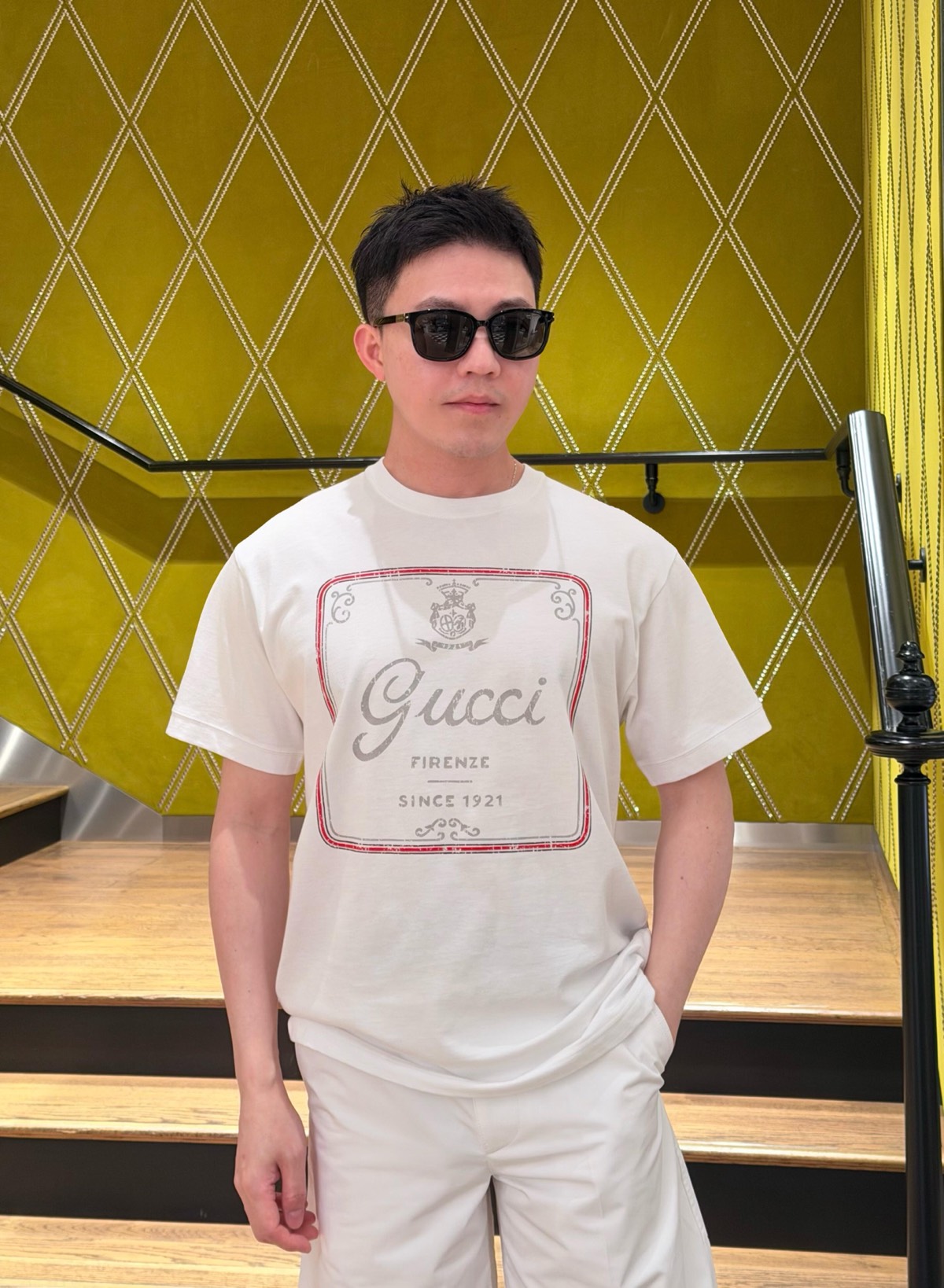 Gucci clothing-8