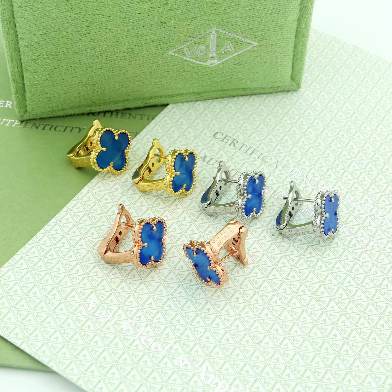 Van Cleef & Arpels earring-101