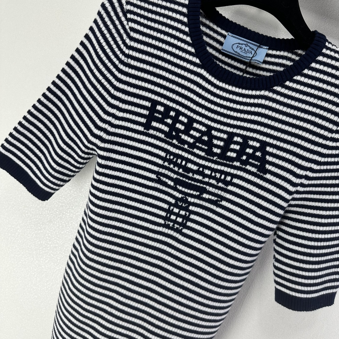 Prada Clothing-212