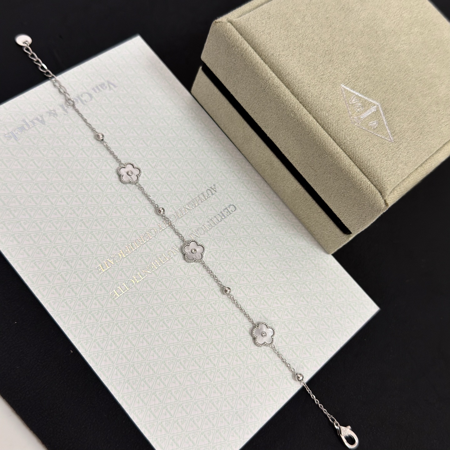 Van Cleef & Arpels Bracelet-37