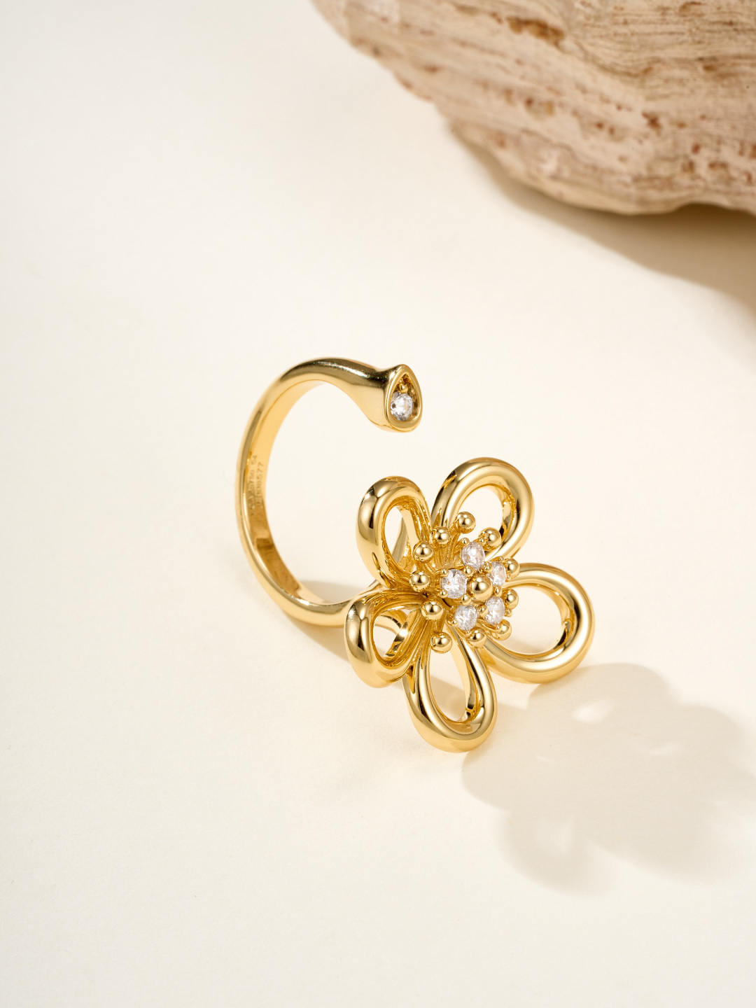 Van Cleef & Arpels ring-83