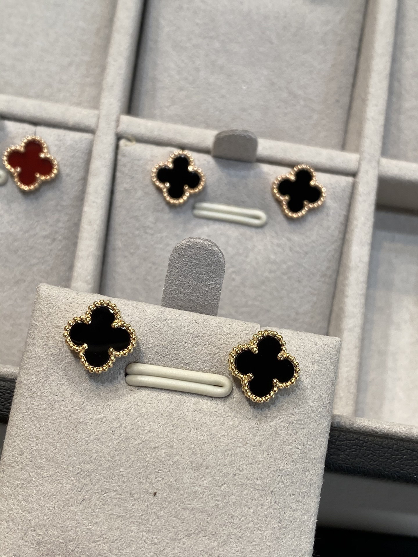 Van Cleef & Arpels earring-64