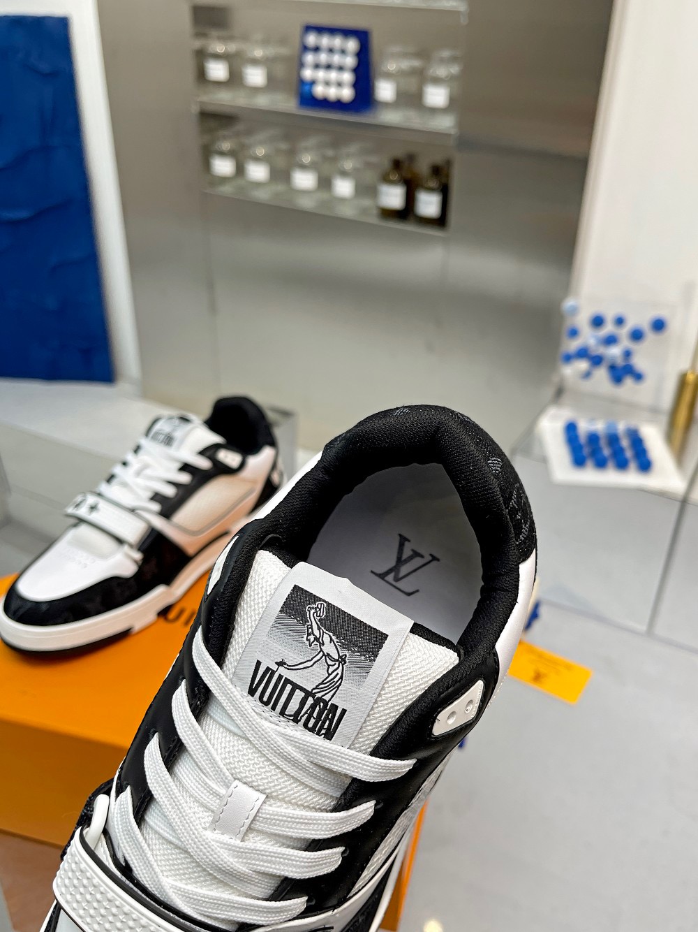 Lv Sneakers-158