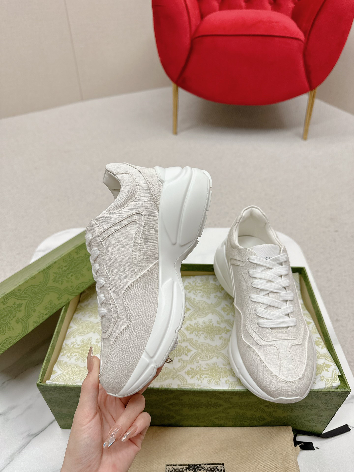 Gucci Sneakers-132