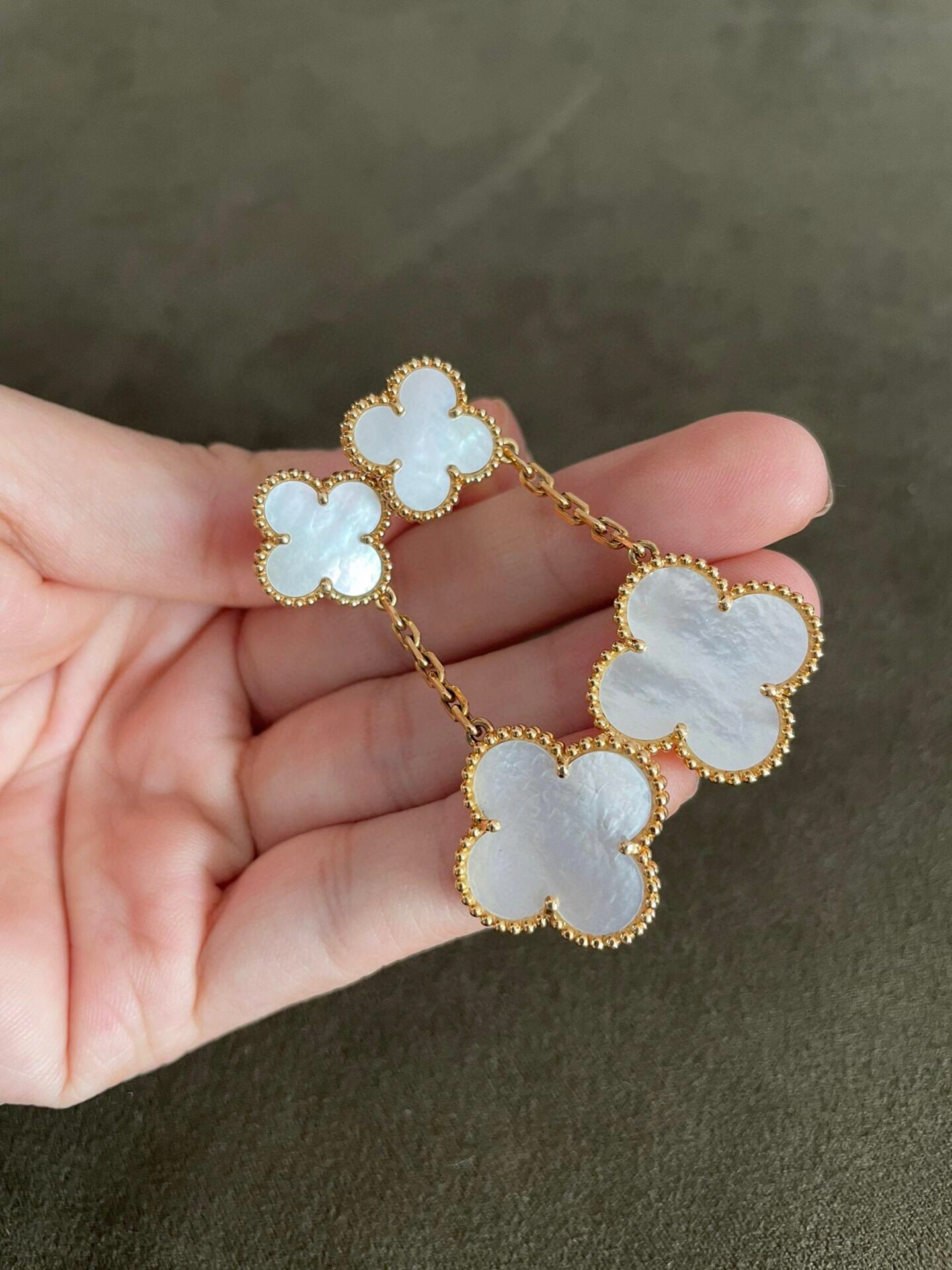 Van Cleef & Arpels earring-89