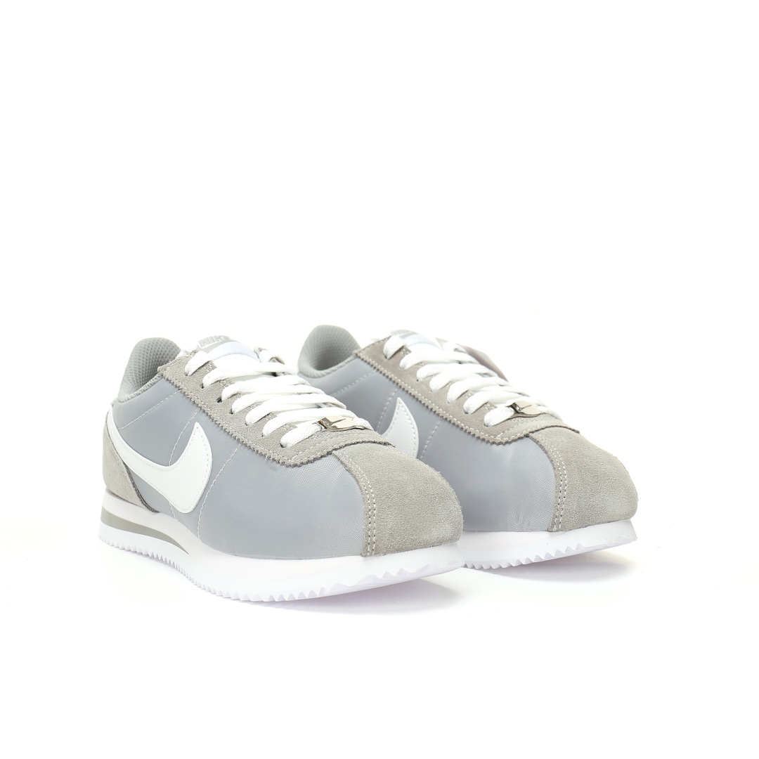Nike Sneakers-345