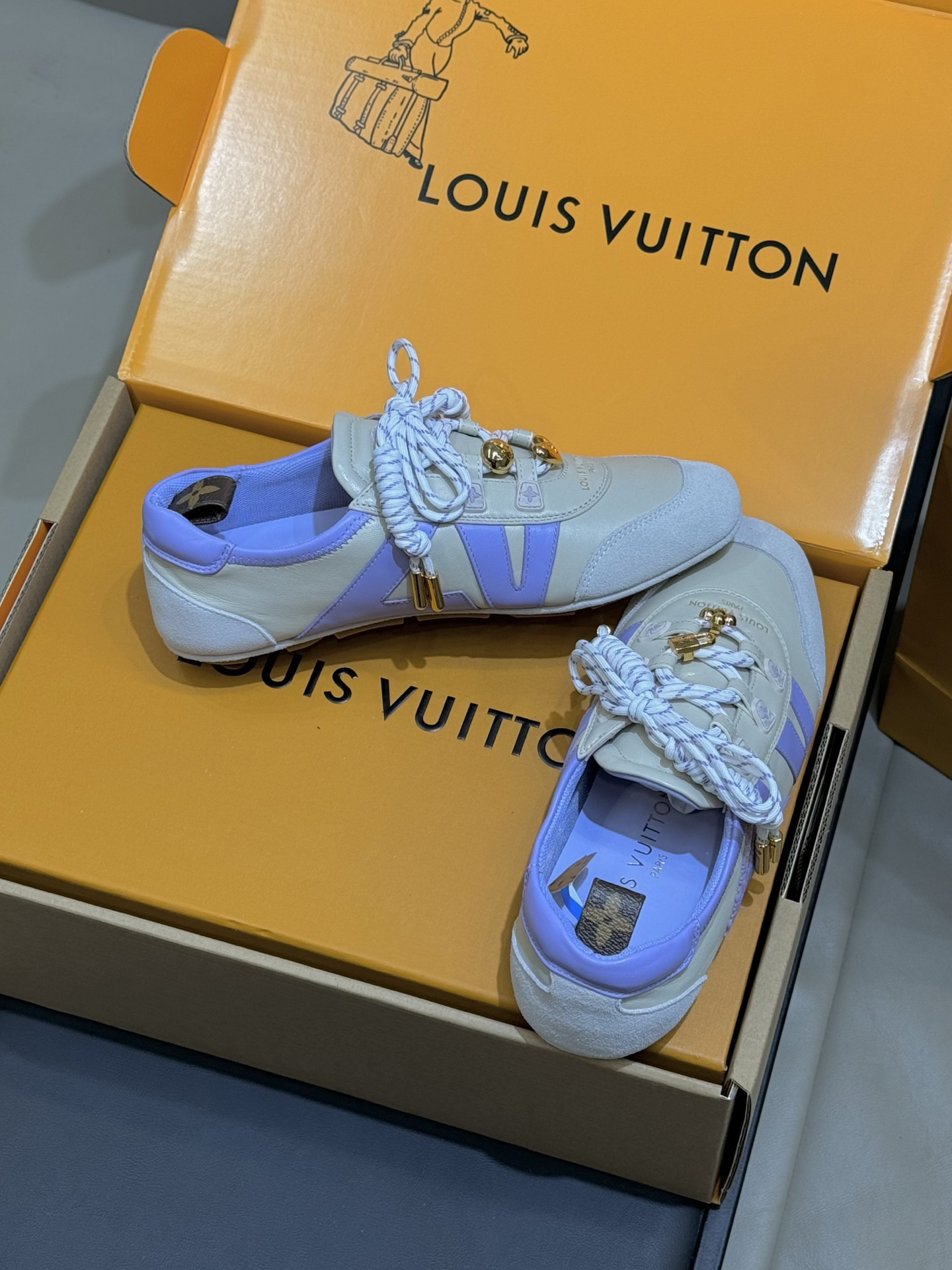 Lv Sneakers-232