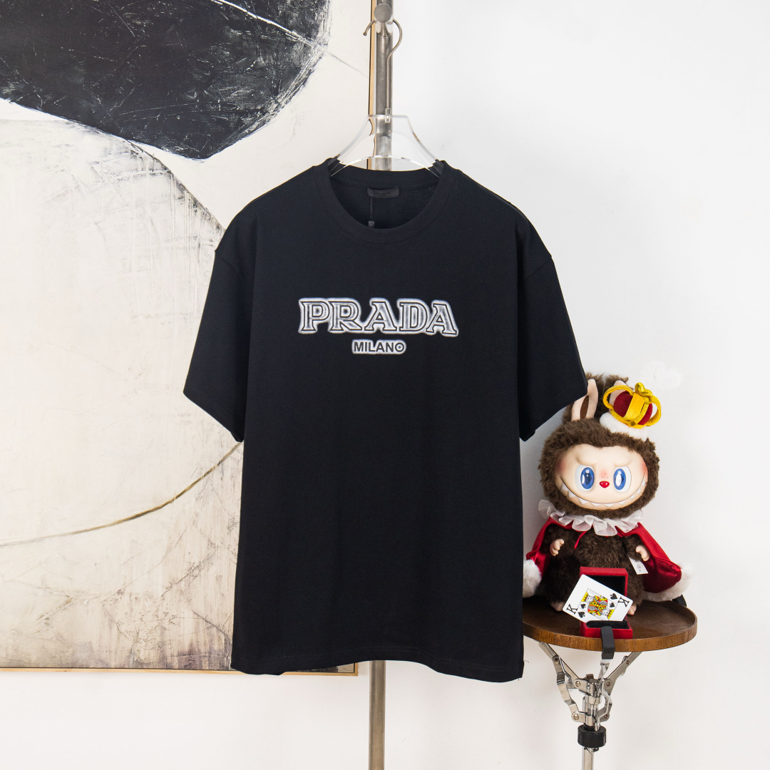 Prada clothing-264