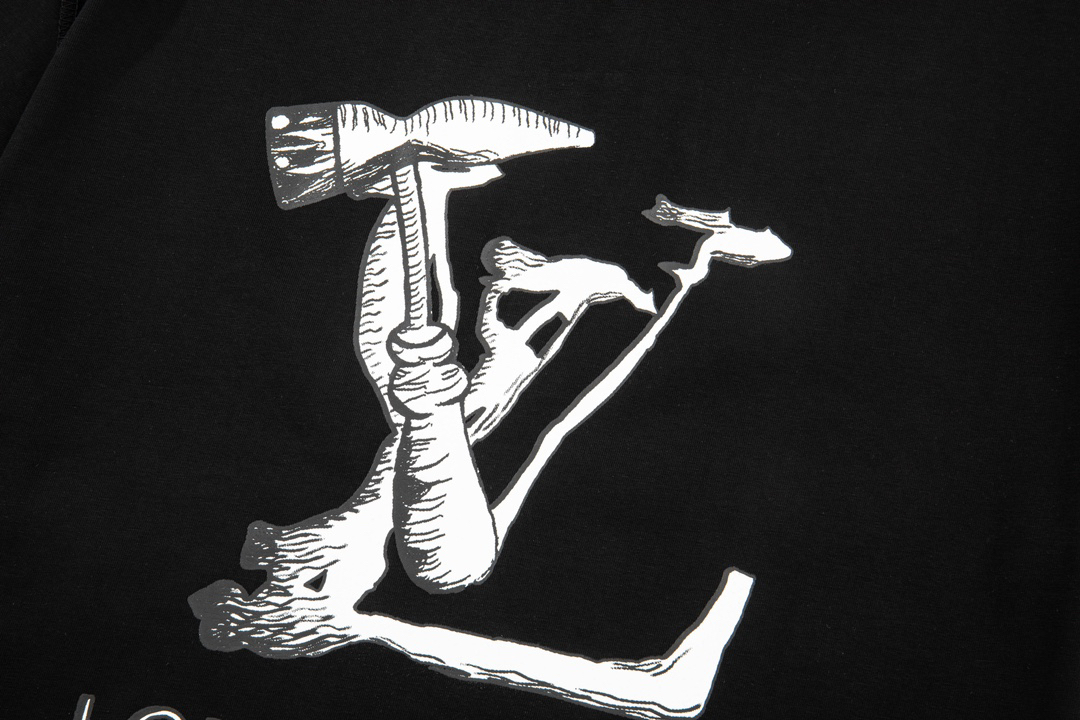 LV clothing-67