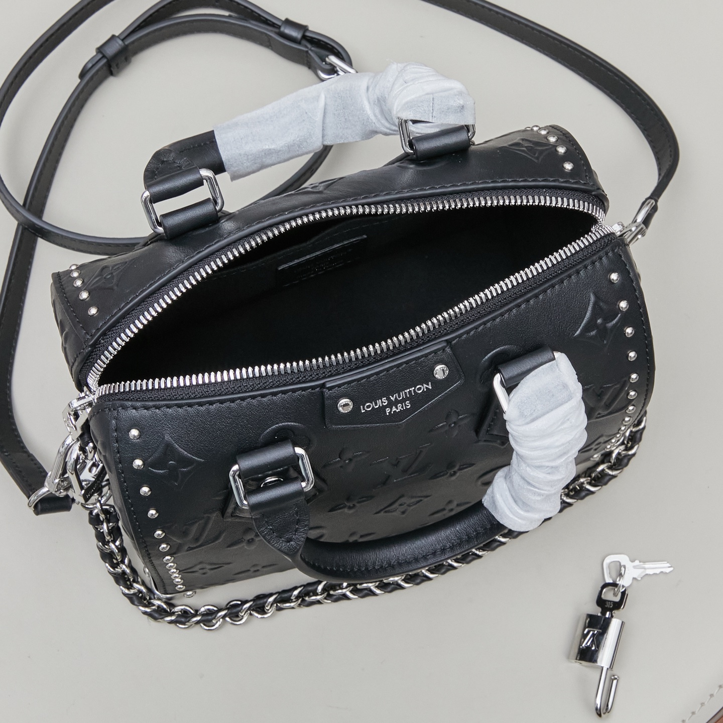 Louis Vuitton Hot New Product-193