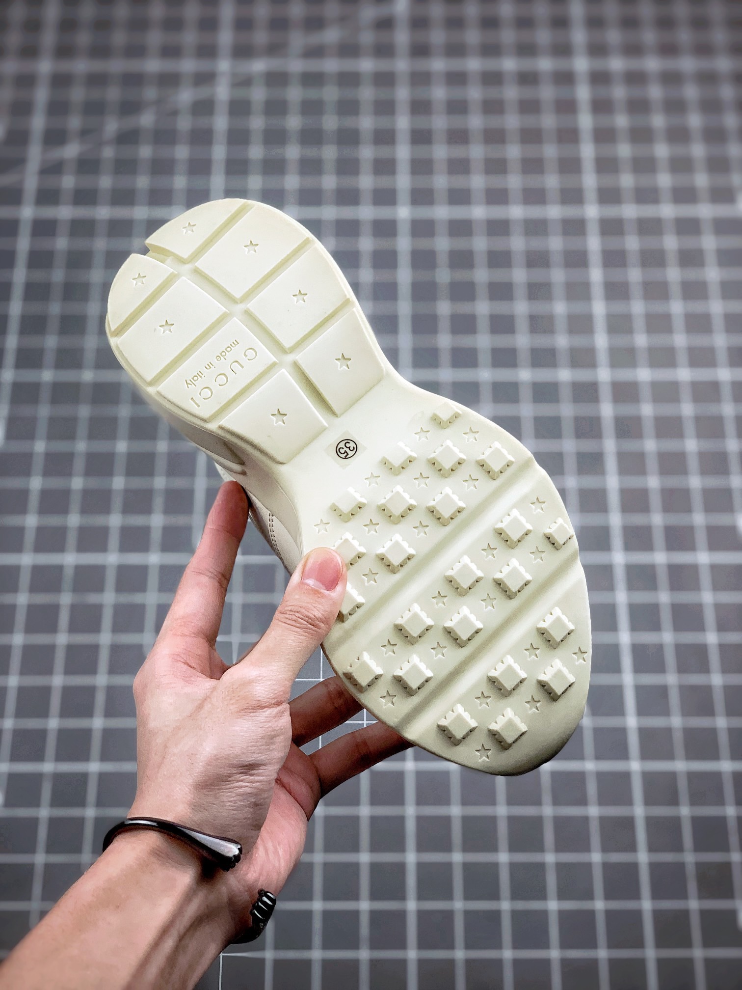 Gucci Sneakers-67