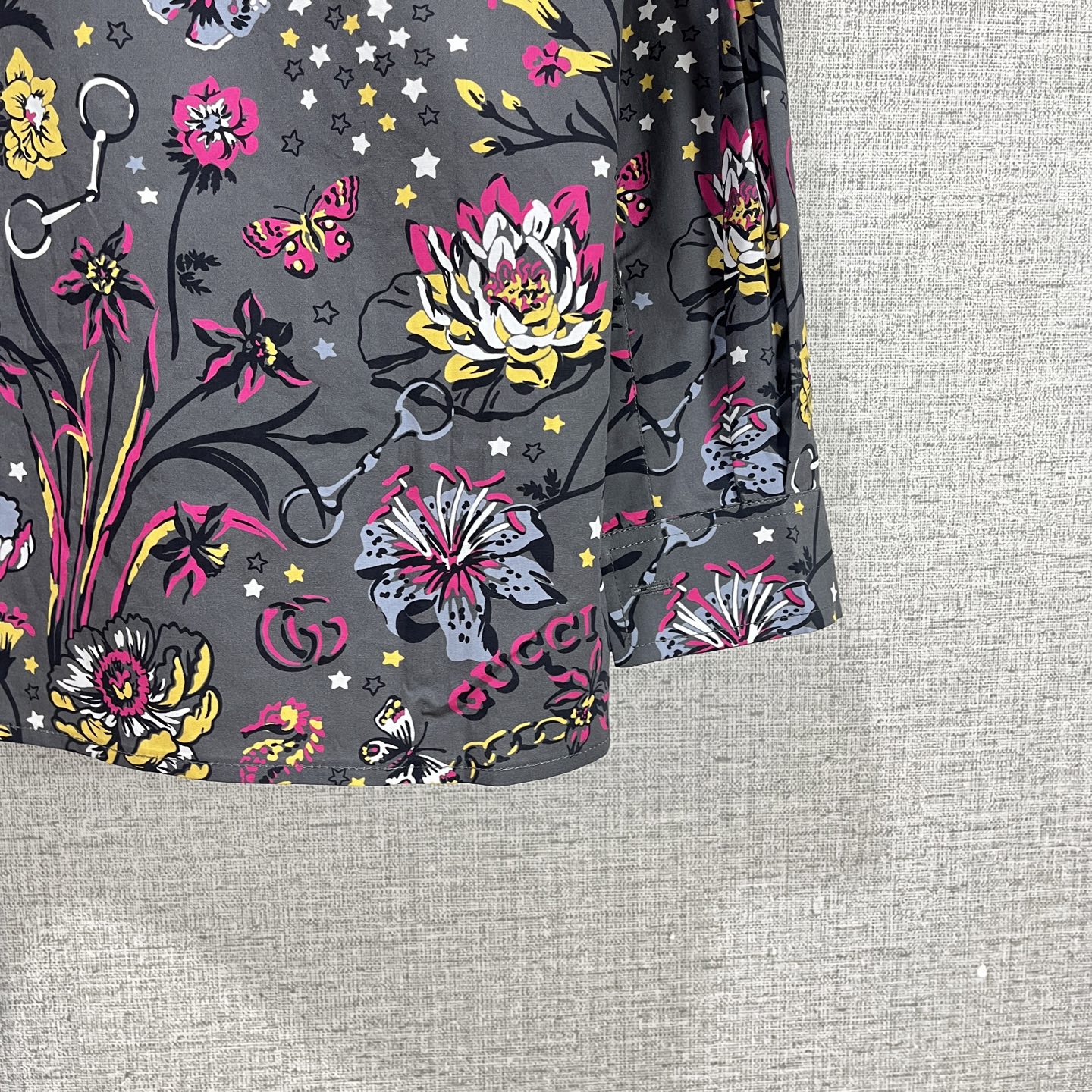 Gucci Clothing-114