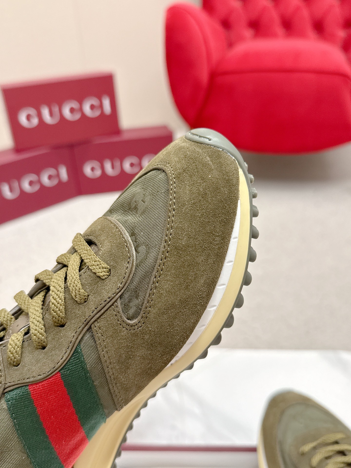 Gucci Sneakers-184