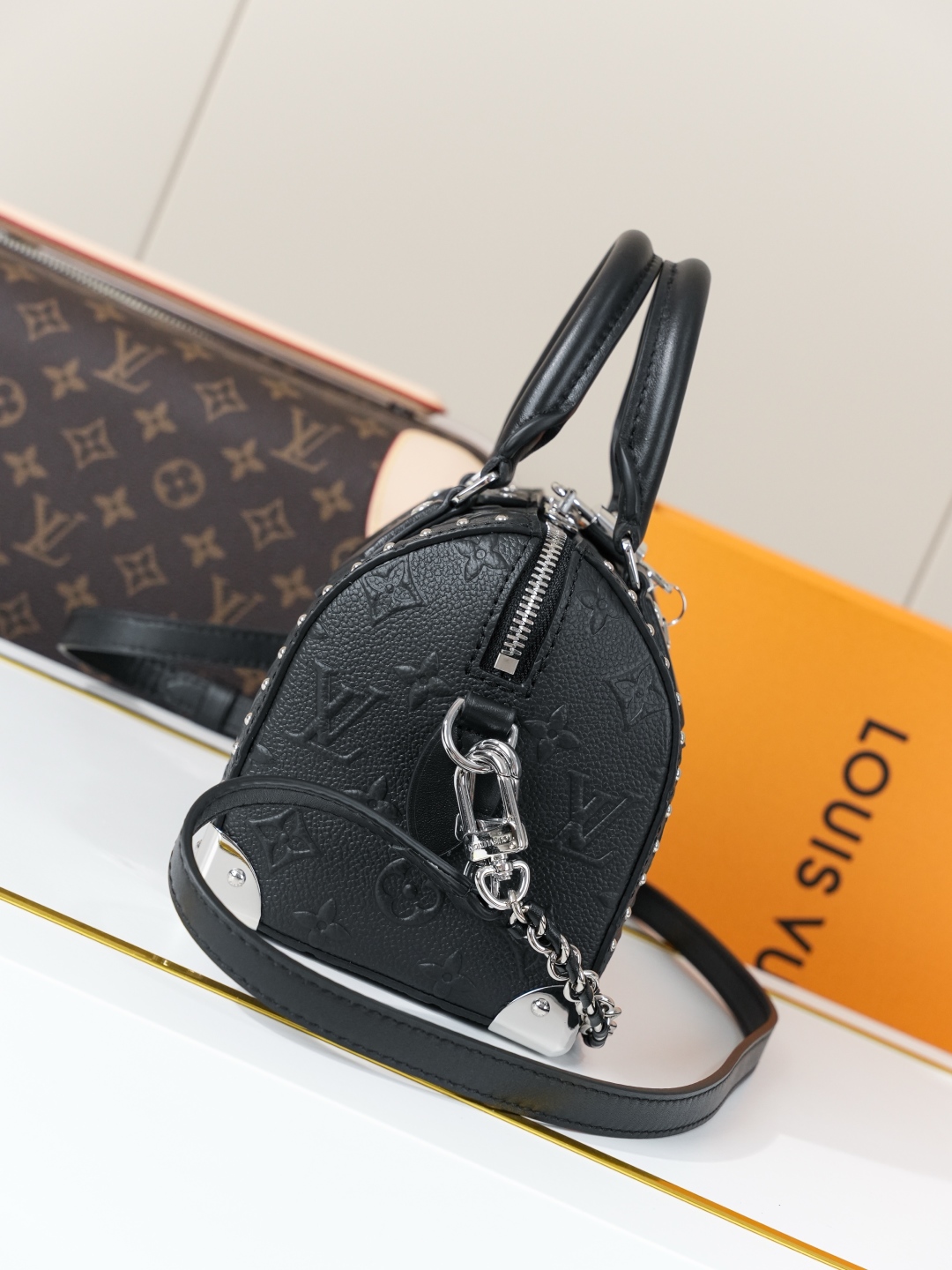 Louis Vuitton Hot New Product-196