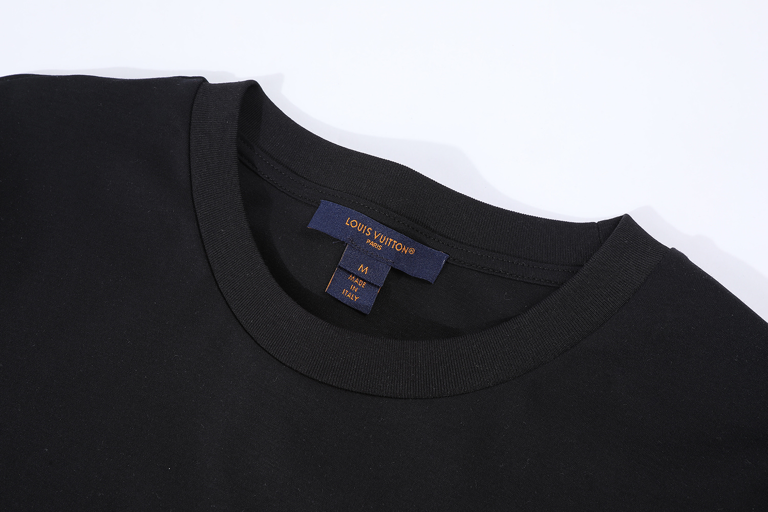 LV clothing-207
