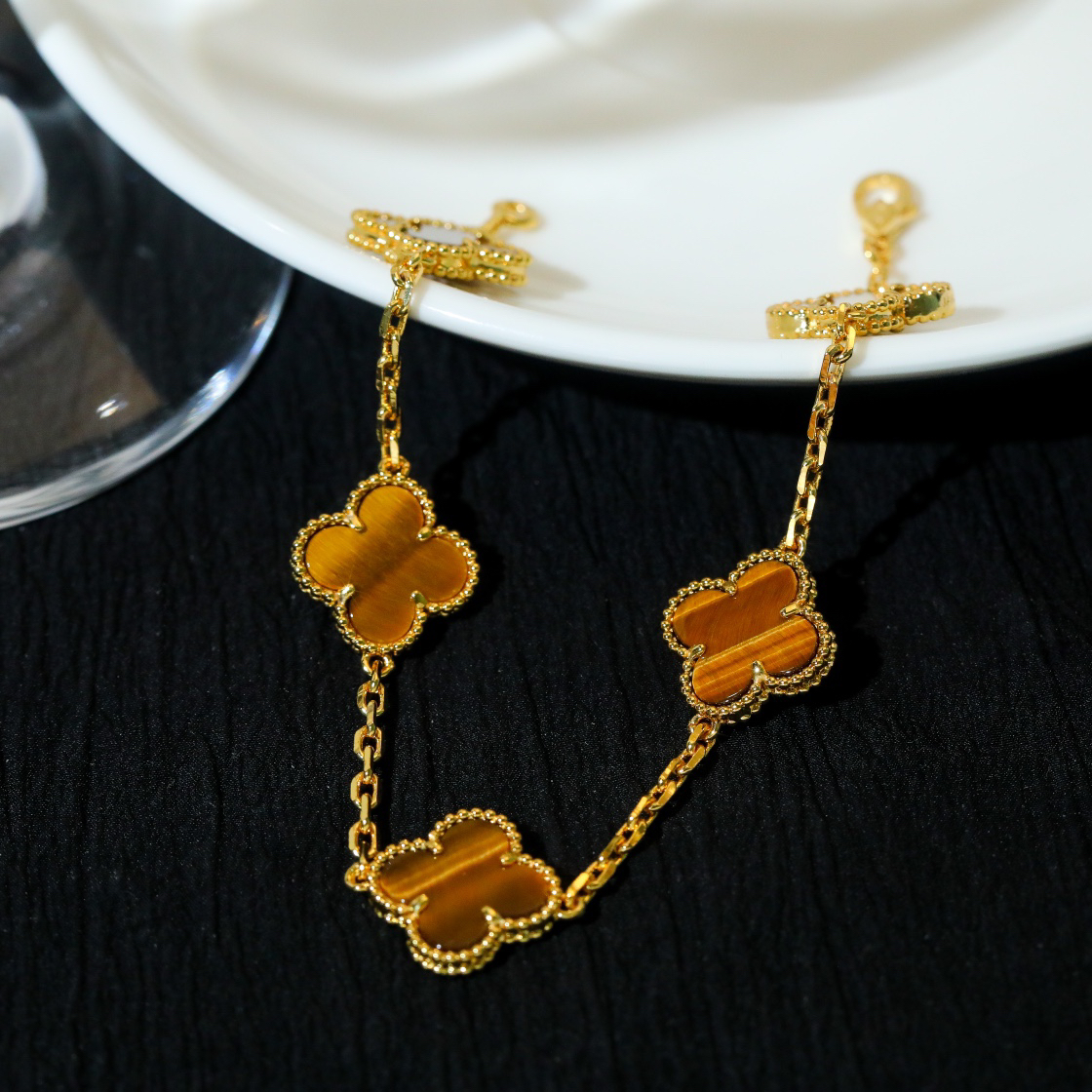 Van Cleef & Arpels Bracelet-42