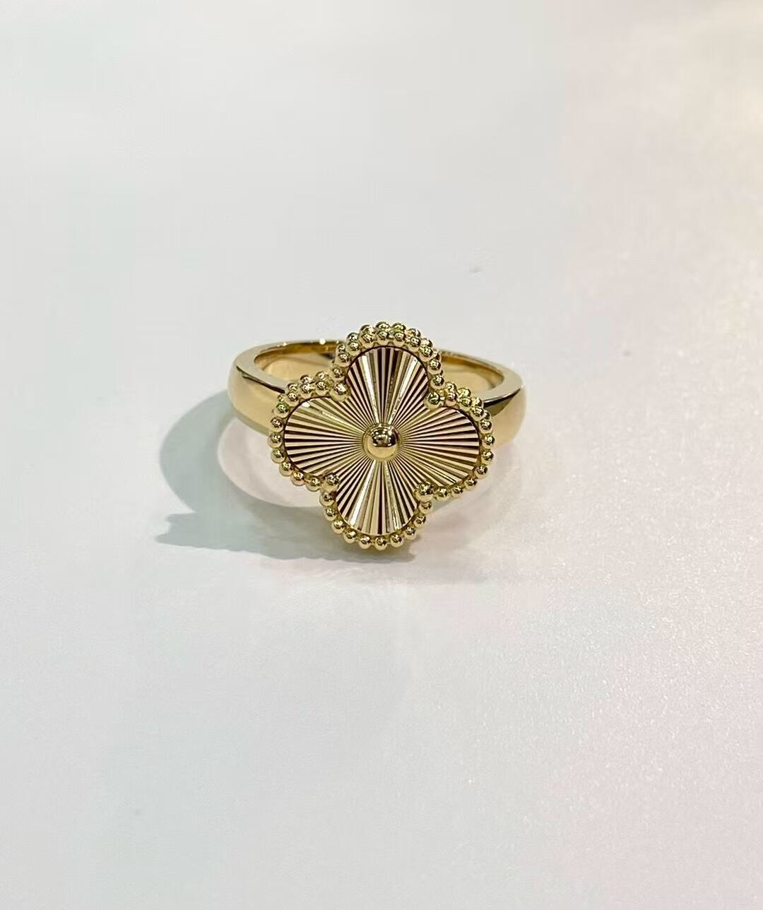 Van Cleef & Arpels ring-52