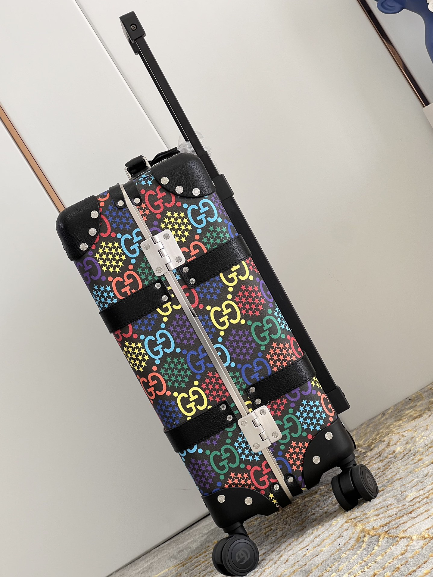 Gucci luggage-3