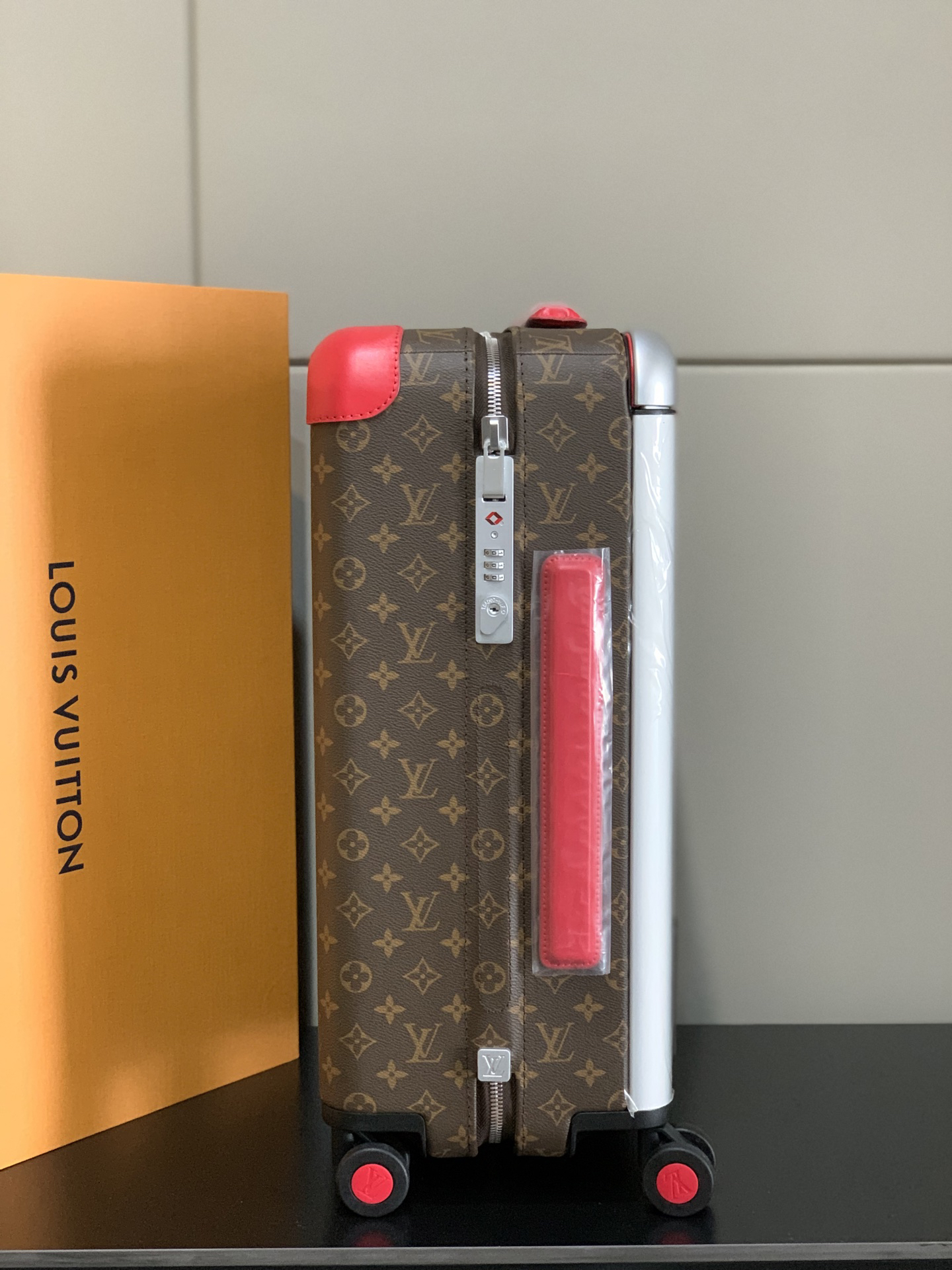 LV luggage-39