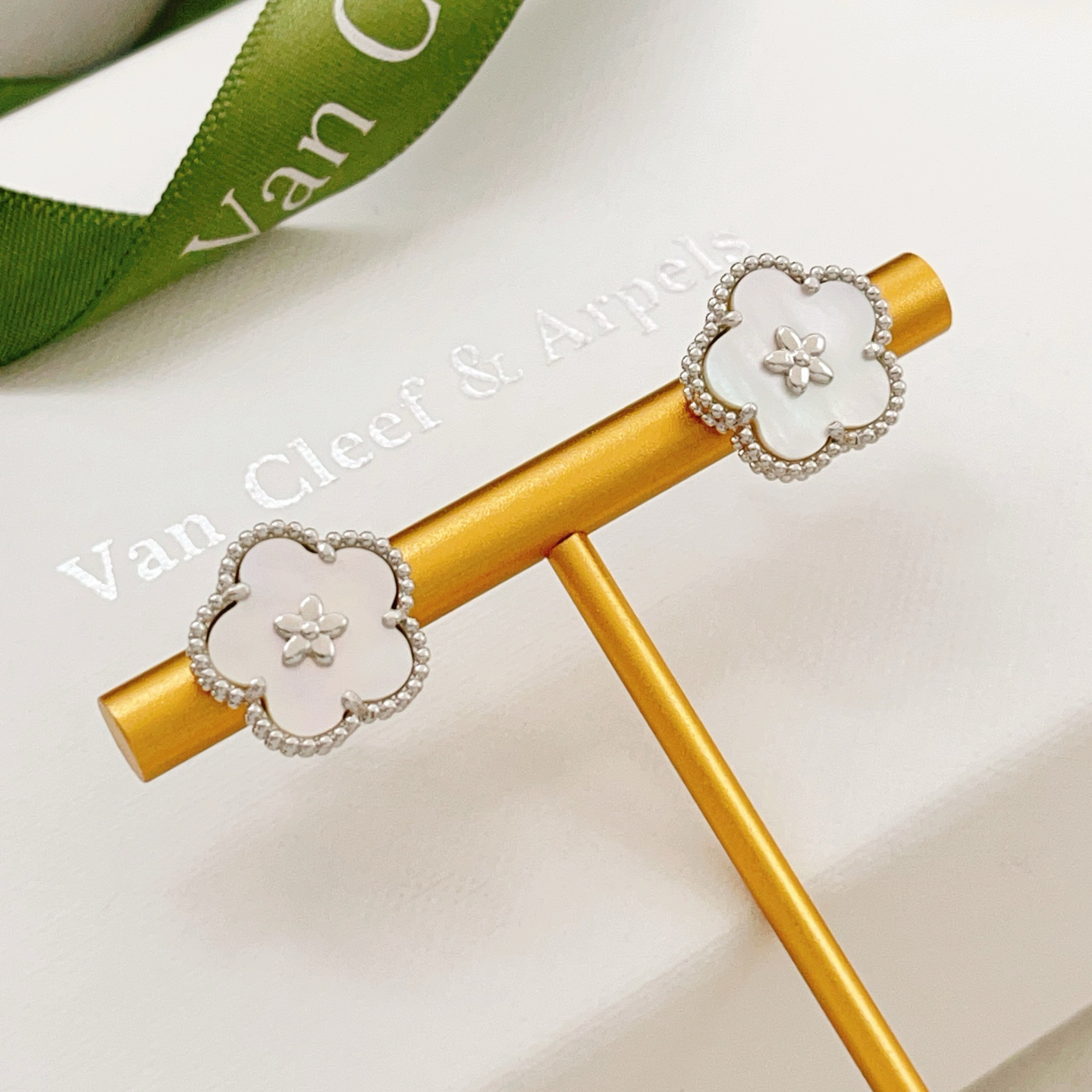 Van Cleef & Arpels earring-4